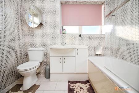 3 bedroom Semi-detached house for sale in Allington Drive, Birstall, LE4