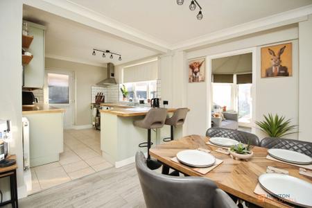 3 bedroom Semi-detached house for sale in Allington Drive, Birstall, LE4
