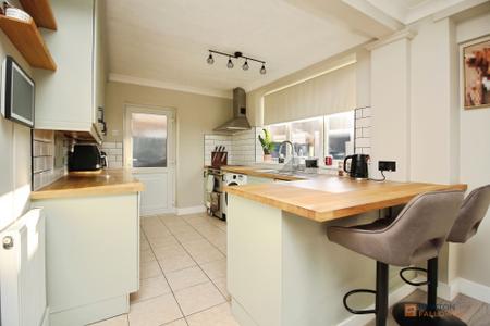 3 bedroom Semi-detached house for sale in Allington Drive, Birstall, LE4