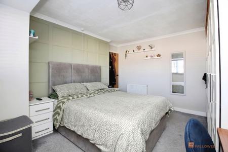 3 bedroom Semi-detached house for sale in Allington Drive, Birstall, LE4