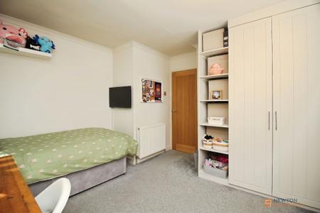 3 bedroom Semi-detached house for sale in Allington Drive, Birstall, LE4
