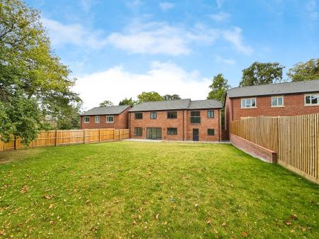 5 bedroom Detached house for sale in Donnerville Gardens, Admaston, Telford, TF5