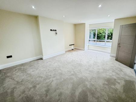 5 bedroom Detached house for sale in Donnerville Gardens, Admaston, Telford, TF5