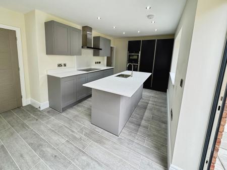 5 bedroom Detached house for sale in Donnerville Gardens, Admaston, Telford, TF5