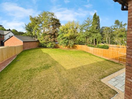 5 bedroom Detached house for sale in Donnerville Gardens, Admaston, Telford, TF5