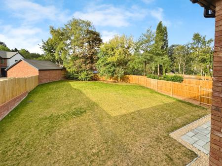 5 bedroom Detached house for sale in Donnerville Gardens, Admaston, Telford, TF5