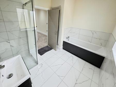 5 bedroom Detached house for sale in Donnerville Gardens, Admaston, Telford, TF5