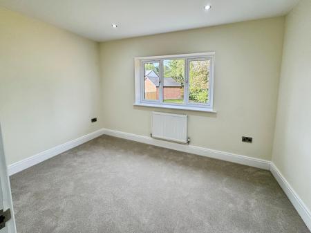 5 bedroom Detached house for sale in Donnerville Gardens, Admaston, Telford, TF5