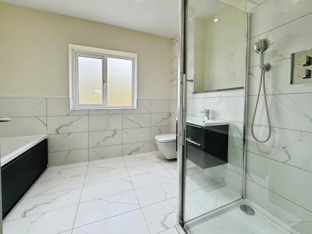 5 bedroom Detached house for sale in Donnerville Gardens, Admaston, Telford, TF5