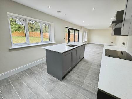 5 bedroom Detached house for sale in Donnerville Gardens, Admaston, Telford, TF5