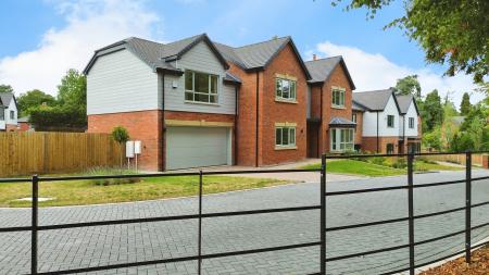 Donnerville Gardens, Admaston, Telford, TF5