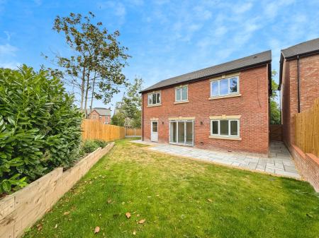 4 bedroom Detached house for sale in Donnerville Gardens, Admaston, Telford, TF5