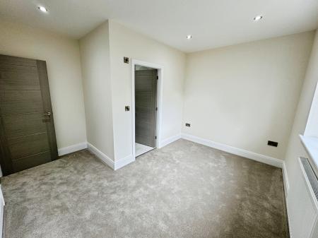 4 bedroom Detached house for sale in Donnerville Gardens, Admaston, Telford, TF5