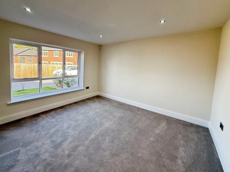 5 bedroom Detached house for sale in Donnerville Gardens, Admaston, Telford, TF5