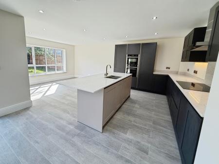 5 bedroom Detached house for sale in Donnerville Gardens, Admaston, Telford, TF5