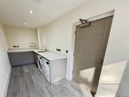 5 bedroom Detached house for sale in Donnerville Gardens, Admaston, Telford, TF5