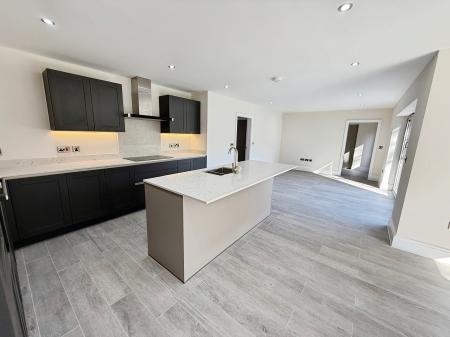 5 bedroom Detached house for sale in Donnerville Gardens, Admaston, Telford, TF5