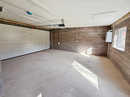 5 bedroom Detached house for sale in Donnerville Gardens, Admaston, Telford, TF5