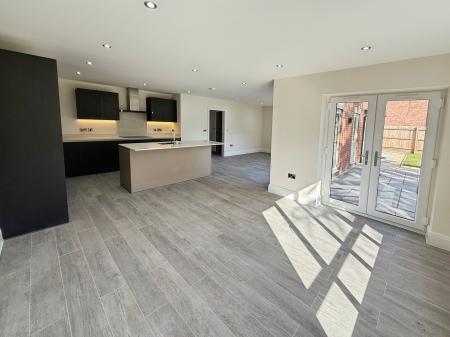 5 bedroom Detached house for sale in Donnerville Gardens, Admaston, Telford, TF5