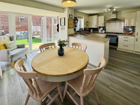4 bedroom Detached house for sale in Dudley Grove, Doseley, Telford, TF4