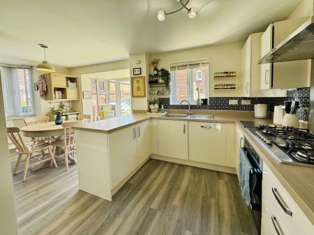 4 bedroom Detached house for sale in Dudley Grove, Doseley, Telford, TF4