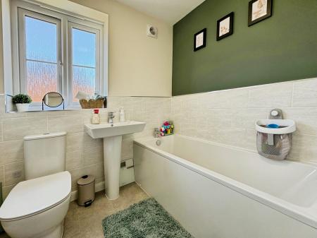 4 bedroom Detached house for sale in Dudley Grove, Doseley, Telford, TF4