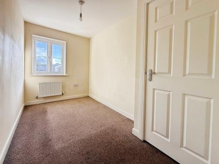 2 bedroom Terraced House for sale in Ferridays Fields, Woodside, Telford, TF7