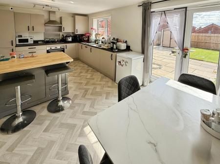 3 bedroom Detached house for sale in George Lees Avenue, Priorslee, Telford, TF2