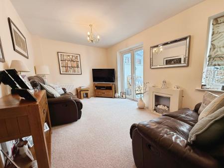 5 bedroom Detached house for sale in Holloway Court, Wolverhampton, WV5