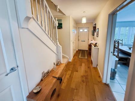 5 bedroom Detached house for sale in Holloway Court, Wolverhampton, WV5