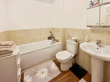 5 bedroom Detached house for sale in Holloway Court, Wolverhampton, WV5