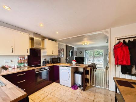2 bedroom Semi-detached house for sale in Mitchel Way, Madeley, Telford, TF7