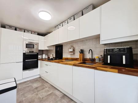 3 bedroom Semi-detached house for sale in St Johns Walk, Lawley Village, Telford, TF4