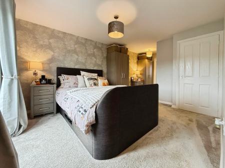 5 bedroom Detached house for sale in Stoney Fold, Lawley Village, Telford, TF3