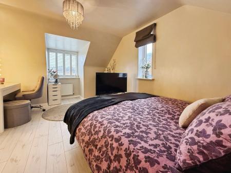 5 bedroom Detached house for sale in Stoney Fold, Lawley Village, Telford, TF3