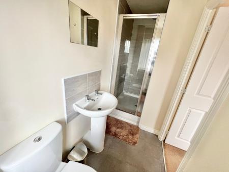 3 bedroom Detached house to let in St. Georges Avenue, St Georges, Telford, TF2