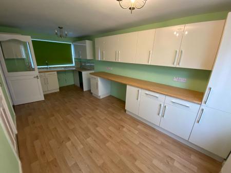 3 bedroom Semi-detached house to let in Stanwyck, Sutton Hill, Telford, TF7