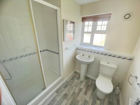 5 bedroom Detached house to let in Hugo Way, Loggerheads, TF9