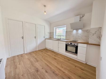 2 bedroom Flat to let in King Street, Wellington, TF1