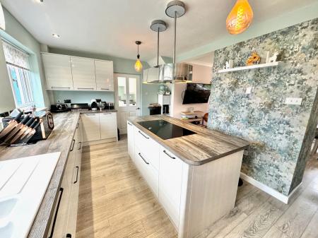 3 bedroom Detached house for sale in Argyll Crescent, Muxton, Telford, TF2