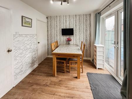 3 bedroom Semi-detached house for sale in Dunmaster Way, Stirchley, Telford, TF3