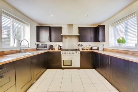 4 bedroom Detached house for sale in Stone Drive, Shifnal, Telford, TF11