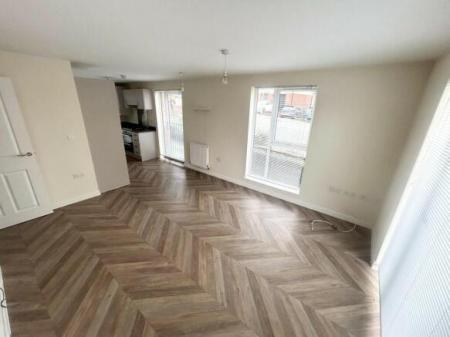 2 bedroom Flat to let in Parkside Crescent, Ketley, Telford, TF1