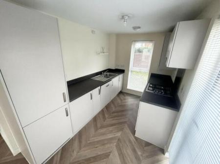 2 bedroom Flat to let in Parkside Crescent, Ketley, Telford, TF1