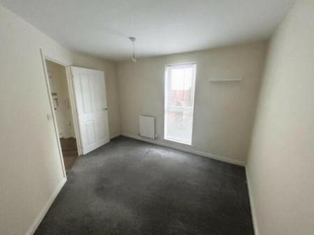 2 bedroom Flat to let in Parkside Crescent, Ketley, Telford, TF1