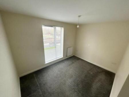 2 bedroom Flat to let in Parkside Crescent, Ketley, Telford, TF1