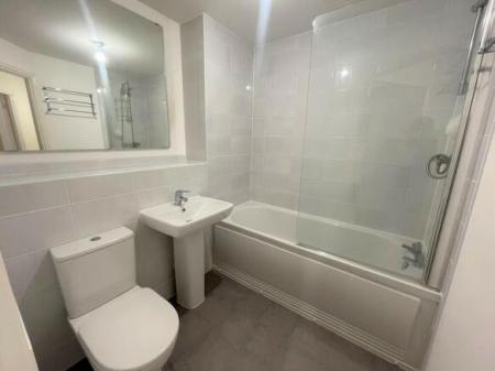 2 bedroom Flat to let in Parkside Crescent, Ketley, Telford, TF1