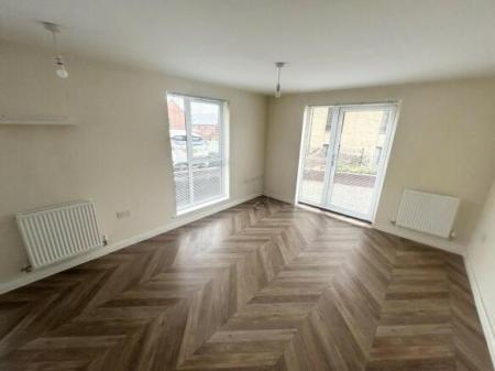 2 bedroom Flat to let in Parkside Crescent, Ketley, Telford, TF1