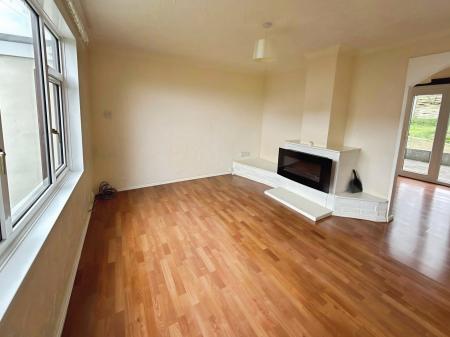 3 bedroom Semi-detached house to let in Springfield Avenue, Rugeley, WS15