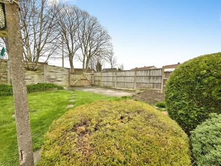 3 bedroom Semi-detached house to let in Springfield Avenue, Rugeley, WS15